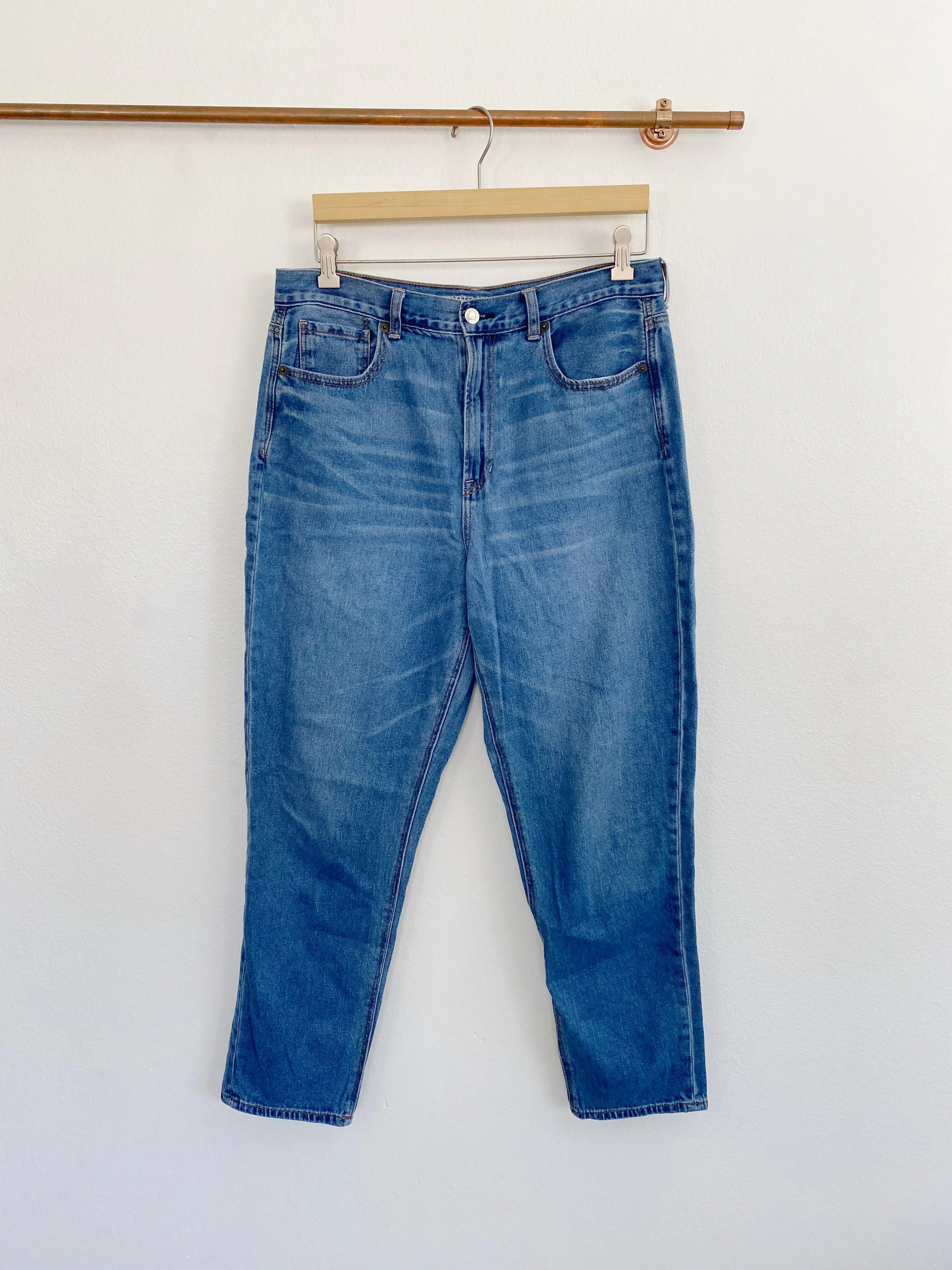 American Eagle MOM Jeans size 12 Regular