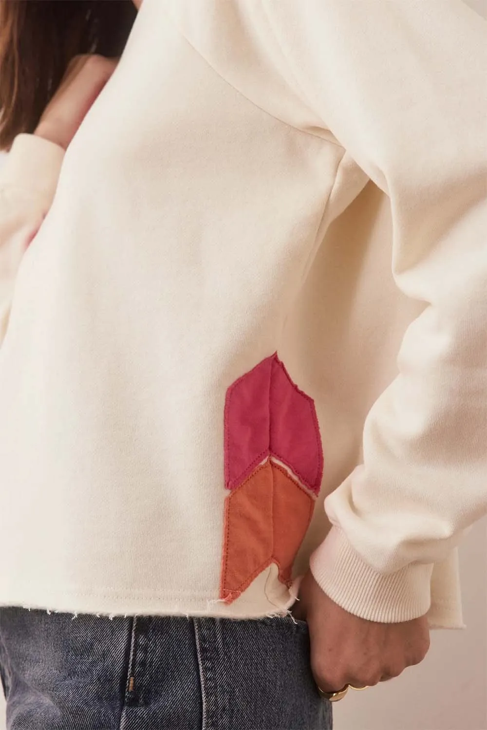ARCHIVE SUMMIT SWEATSHIRT