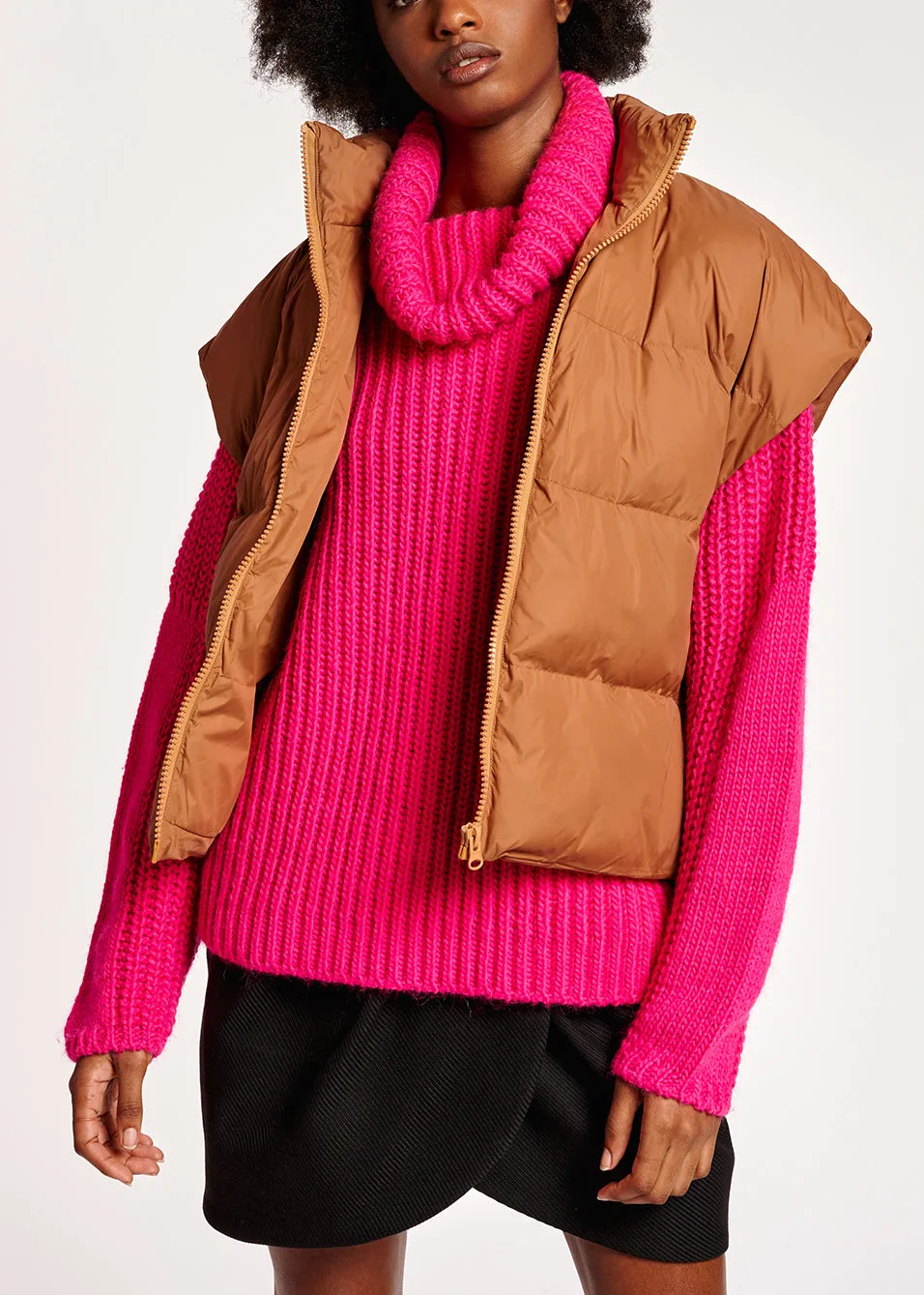 Brown sleeveless puffer jacket