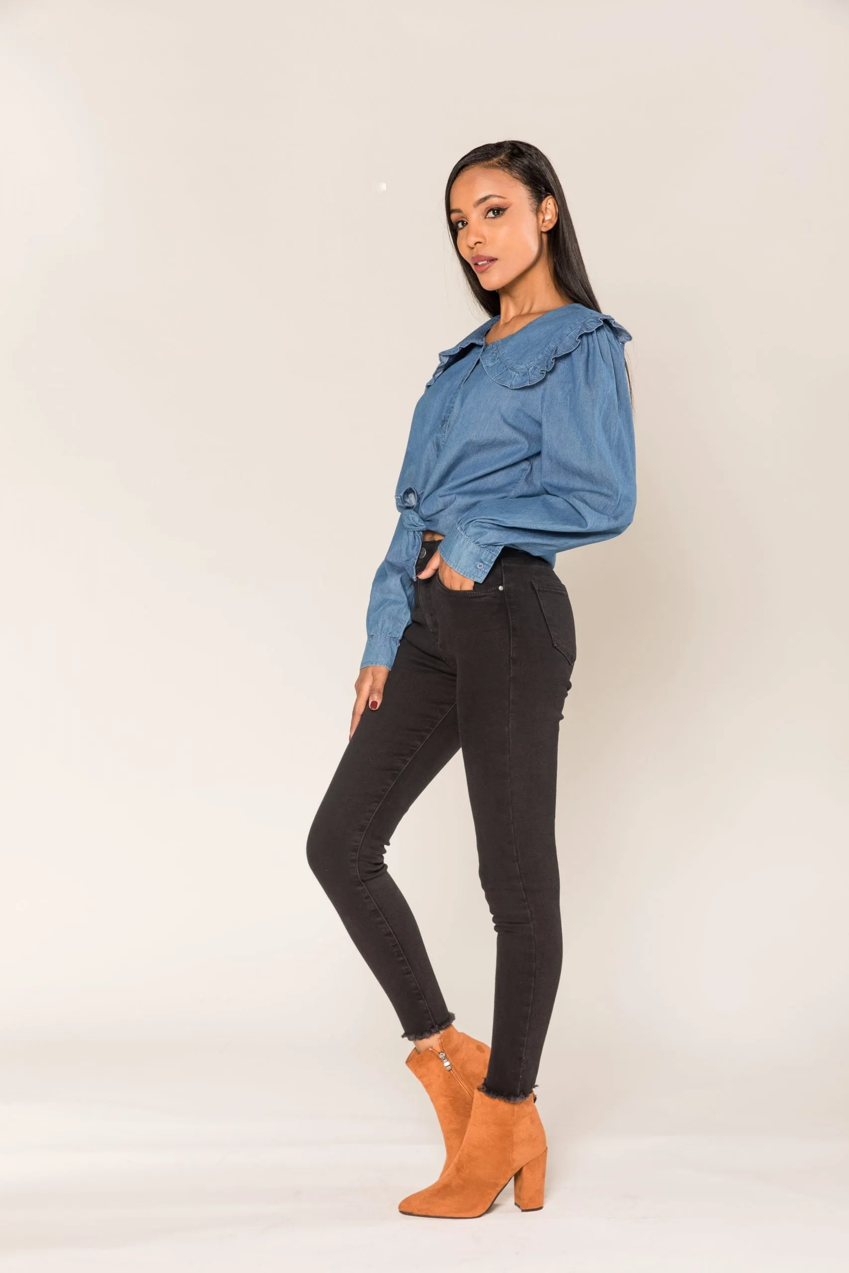 Wholesale Black High Waist Jeans with Frayed Legs