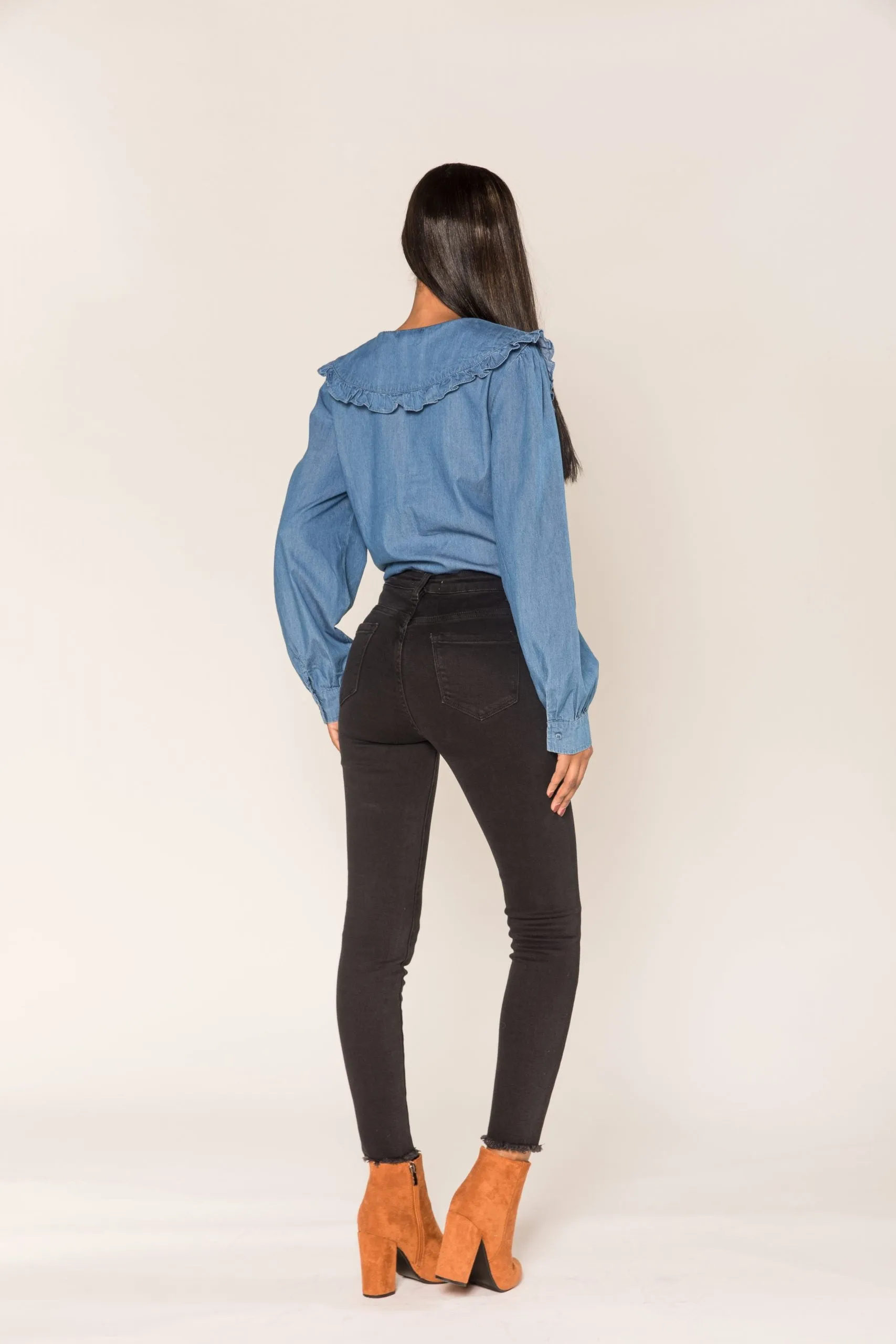 Wholesale Black High Waist Jeans with Frayed Legs